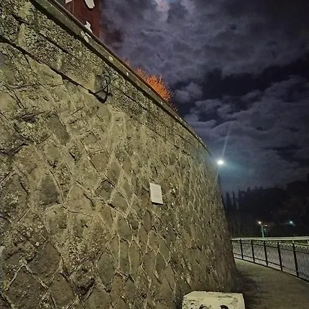 Al Centesimo Chilometro 100: Ristoro Del Pellegrino Ostello Montefiascone